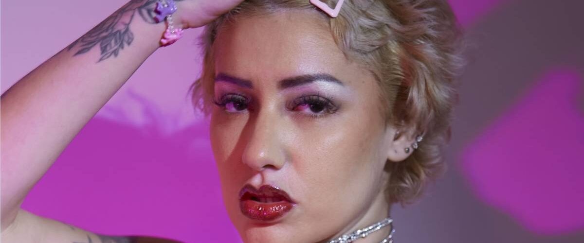 Adri Vanilla y su lado más desenfadado en “Venus en Aries”