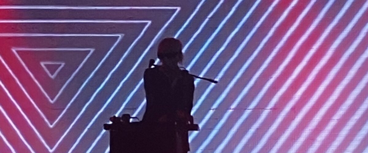 Drab Majesty: un sueño retrofuturista en Lima