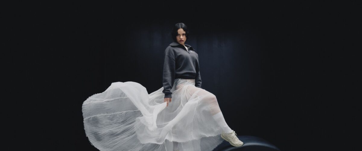 ROSALÍA protagoniza la campaña de New Balance para las nuevas 204L